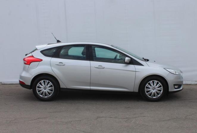 Ford Focus III Рестайлинг с пробегом 2017 года, цена 978 000 рублей, 104231 км, хэтчбек, Автокод Объявления