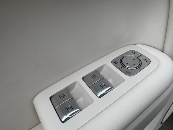 Li Auto (Lixiang) L7 I с пробегом 2024 года, цена 7 290 000 рублей, 1642 км, внедорожник, Автокод Объявления