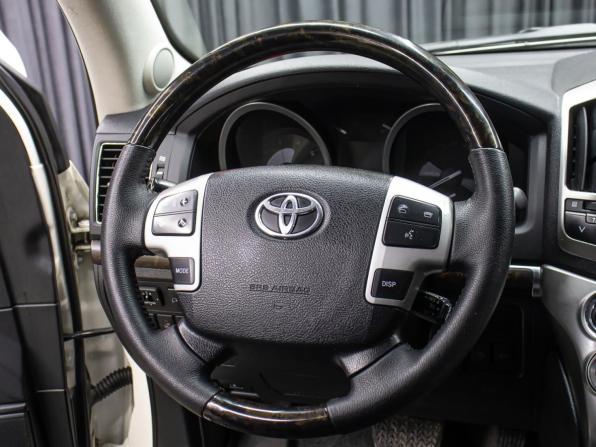 Toyota Land Cruiser 200 Series Рестайлинг 1 с пробегом 2015 года, цена 4 698 000 рублей, 166027 км, внедорожник, Автокод Объявления