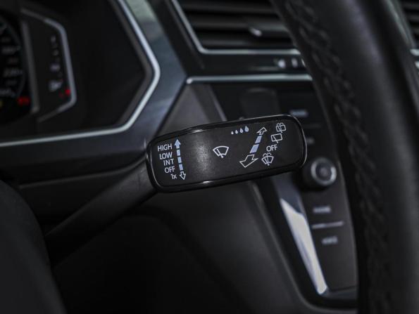 Volkswagen Tiguan II Рестайлинг с пробегом 2021 года, цена 3 239 000 рублей, 126103 км, внедорожник, Автокод Объявления