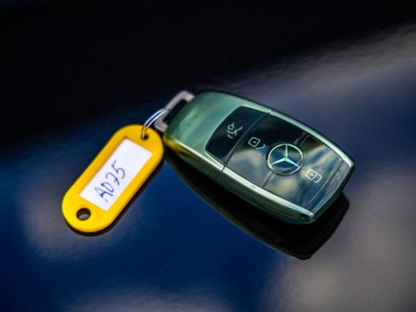 Mercedes-Benz E-Класс V (W213 S213 C238) Рестайлинг с пробегом 2021 года, цена 4 998 000 рублей, 48195 км, седан, Автокод Объявления