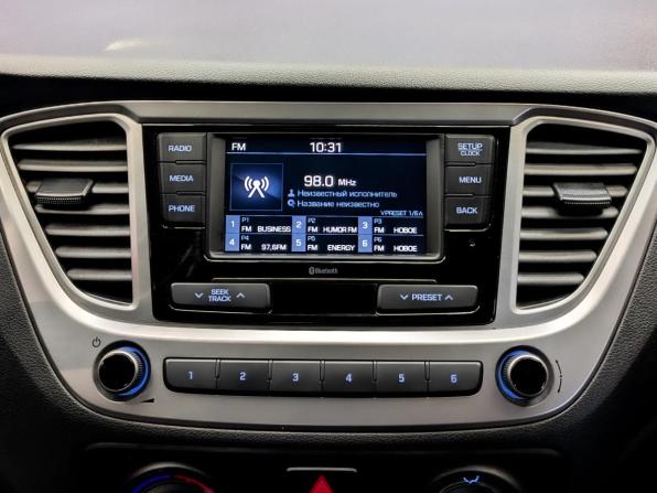 Hyundai Solaris II Рестайлинг с пробегом 2022 года, цена 1 685 000 рублей, 63429 км, седан, Автокод Объявления