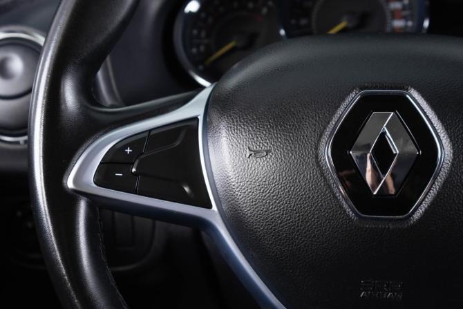 Renault Sandero II Рестайлинг с пробегом 2018 года, цена 1 349 000 рублей, 87200 км, хэтчбек, Автокод Объявления