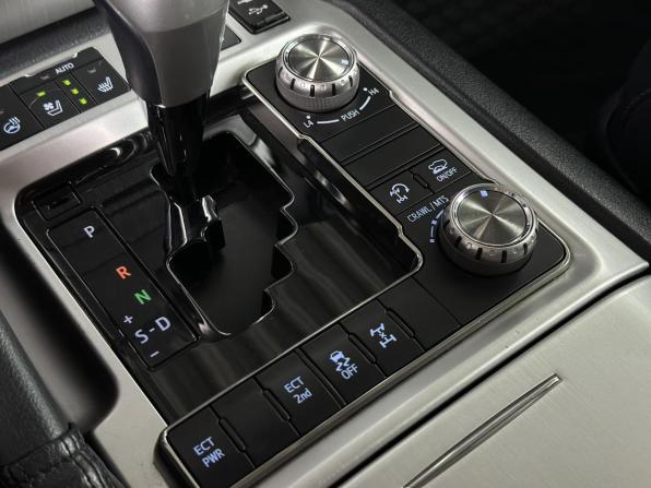 Toyota Land Cruiser 200 Series Рестайлинг 2 с пробегом 2017 года, цена 5 499 000 рублей, 165124 км, внедорожник, Автокод Объявления
