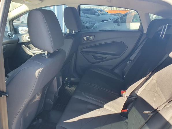 Ford Fiesta Mk6 Рестайлинг с пробегом 2017 года, цена 865 000 рублей, 105600 км, хэтчбек, Автокод Объявления
