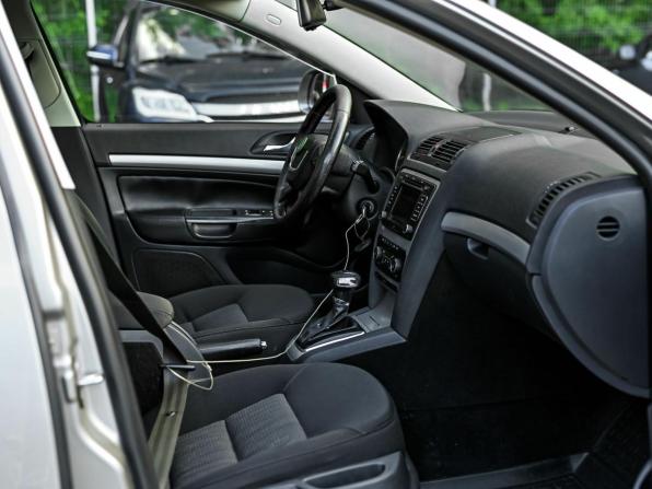 Skoda Octavia II (A5) Рестайлинг с пробегом 2012 года, цена 730 000 рублей, 262056 км, универсал, Автокод Объявления
