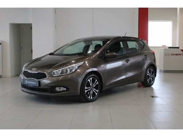 Kia Ceed II с пробегом 2013 года, цена 1 269 000 рублей, 158200 км, хэтчбек, Автокод Объявления