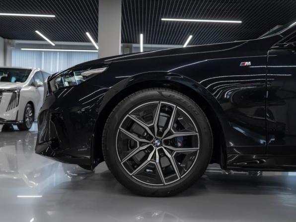 BMW 5 серии VIII (G60/G61/G68) с пробегом 2025 года, цена 7 600 000 рублей, 7277 км, седан, Автокод Объявления
