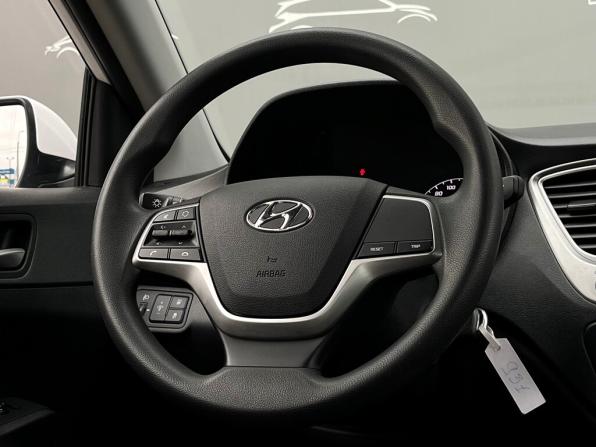 Hyundai Solaris II Рестайлинг с пробегом 2021 года, цена 1 532 400 рублей, 71558 км, седан, Автокод Объявления