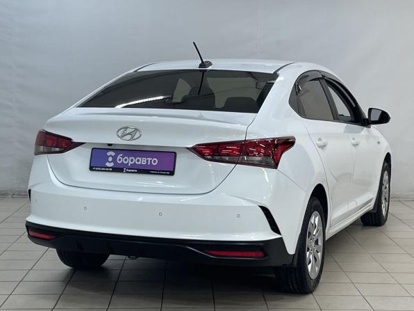 Hyundai Solaris II Рестайлинг с пробегом 2021 года, цена 1 649 000 рублей, 52617 км, седан, Автокод Объявления