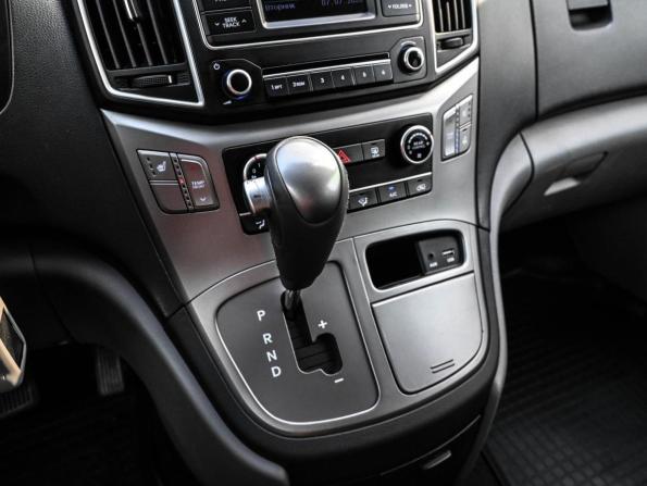 Hyundai H-1 II Рестайлинг 2 с пробегом 2019 года, цена 2 739 000 рублей, 97908 км, минивэн, Автокод Объявления