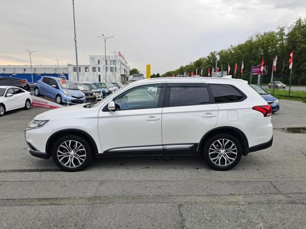 Mitsubishi Outlander III Рестайлинг 2 с пробегом 2018 года, цена 2 149 995 рублей, 109001 км, внедорожник, Автокод Объявления