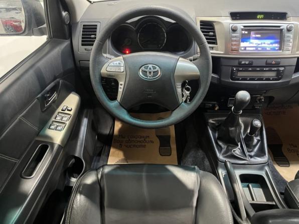 Toyota Hilux VII Рестайлинг с пробегом 2014 года, цена 2 365 000 рублей, 231247 км, offers.body_type.unknown, Автокод Объявления