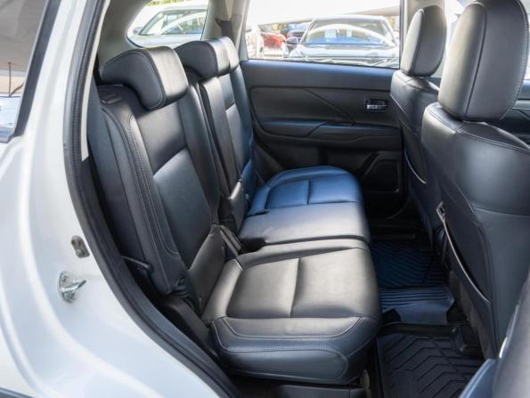 Mitsubishi Outlander III Рестайлинг 3 с пробегом 2018 года, цена 2 000 000 рублей, 128521 км, внедорожник, Автокод Объявления