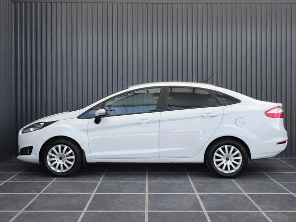 Ford Fiesta Mk6 Рестайлинг с пробегом 2017 года, цена 867 000 рублей, 135400 км, седан, Автокод Объявления