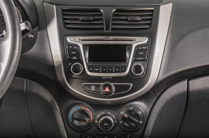 Hyundai Solaris I Рестайлинг с пробегом 2015 года, цена 1 069 000 рублей, 100200 км, седан, Автокод Объявления