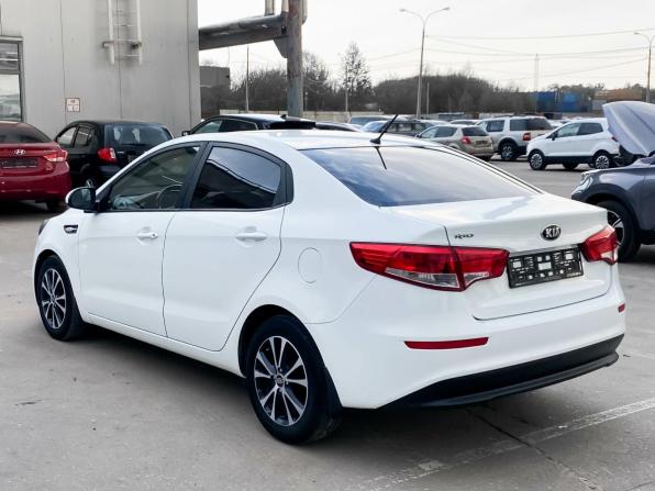 Kia Rio III Рестайлинг с пробегом 2016 года, цена 926 000 рублей, 217756 км, седан, Автокод Объявления