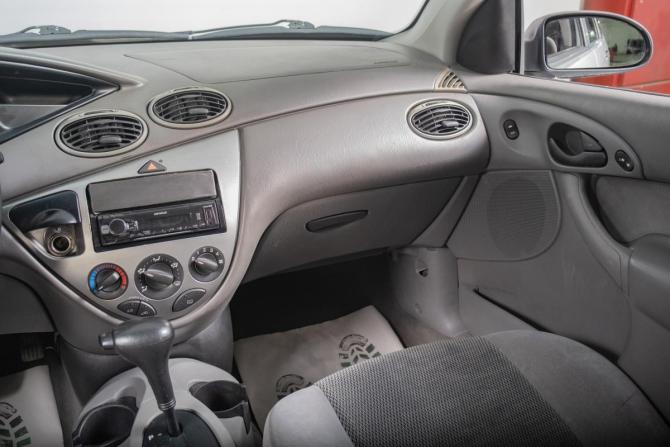 Ford Focus I с пробегом 2001 года, цена 299 000 рублей, 305000 км, хэтчбек, Автокод Объявления