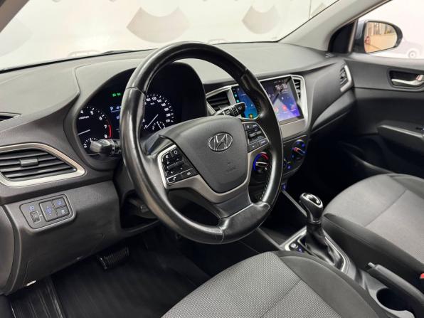Hyundai Solaris II с пробегом 2017 года, цена 1 350 000 рублей, 145206 км, седан, Автокод Объявления