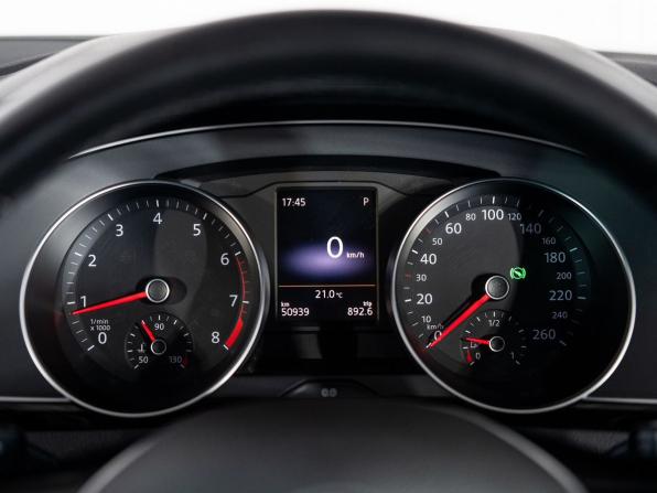 Volkswagen Passat B8 с пробегом 2015 года, цена 1 800 000 рублей, 50939 км, седан, Автокод Объявления