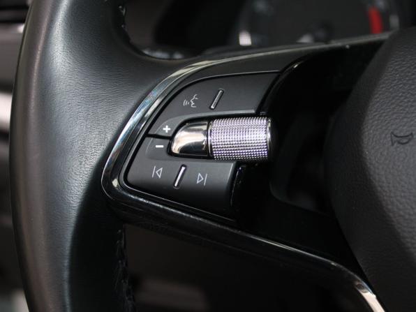 Skoda Octavia IV (A8) с пробегом 2021 года, цена 2 279 900 рублей, 115480 км, лифтбек, Автокод Объявления