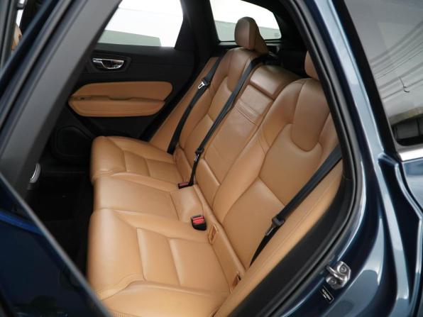 Volvo XC60 II Рестайлинг с пробегом 2021 года, цена 4 107 055 рублей, 47226 км, внедорожник, Автокод Объявления