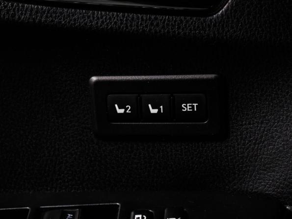 Toyota RAV4 IV (XA40) Рестайлинг с пробегом 2017 года, цена 2 529 000 рублей, 55592 км, внедорожник, Автокод Объявления