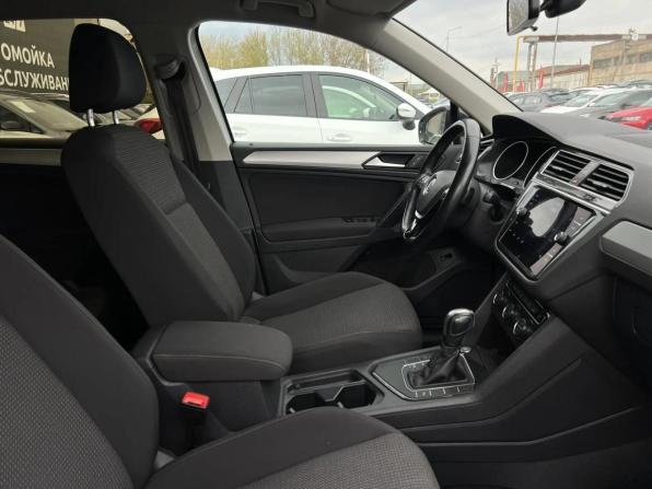 Volkswagen Tiguan II с пробегом 2019 года, цена 2 650 000 рублей, 41695 км, внедорожник, Автокод Объявления