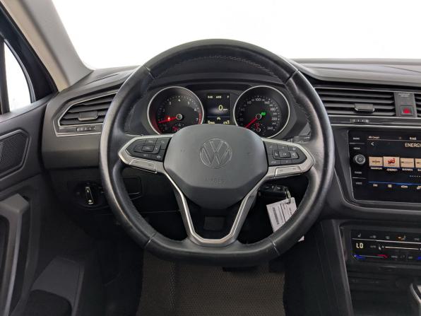 Volkswagen Tiguan II Рестайлинг с пробегом 2021 года, цена 3 500 000 рублей, 50963 км, внедорожник, Автокод Объявления