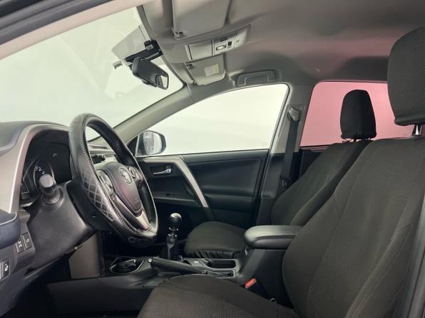 Toyota RAV4 IV (XA40) Рестайлинг с пробегом 2018 года, цена 2 149 000 рублей, 147000 км, внедорожник, Автокод Объявления