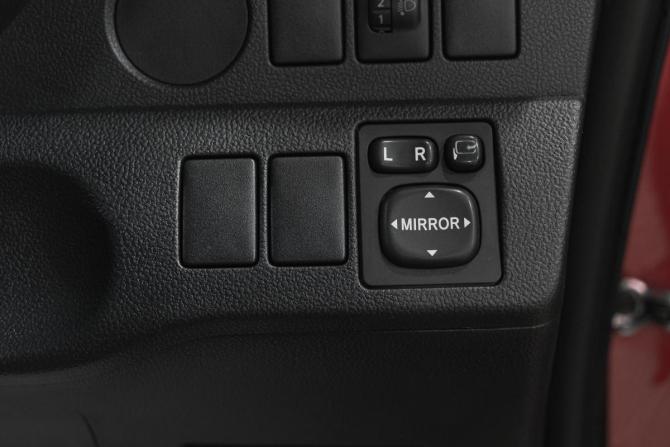Toyota Ractis II с пробегом 2012 года, цена 849 000 рублей, 192000 км, хэтчбек, Автокод Объявления