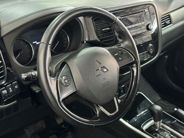 Mitsubishi Outlander III Рестайлинг 2 с пробегом 2018 года, цена 1 547 000 рублей, 126113 км, внедорожник, Автокод Объявления