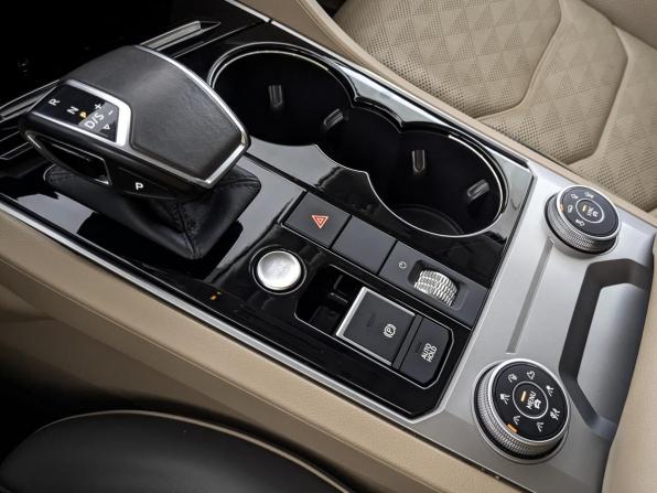 Volkswagen Touareg III с пробегом 2019 года, цена 5 995 000 рублей, 50211 км, внедорожник, Автокод Объявления