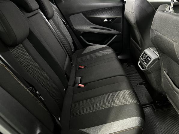Peugeot 3008 II с пробегом 2020 года, цена 1 750 000 рублей, 203597 км, внедорожник, Автокод Объявления