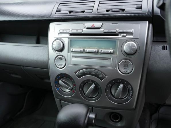 Mazda Demio II (DY) с пробегом 2005 года, цена 210 000 рублей, 207873 км, хэтчбек, Автокод Объявления
