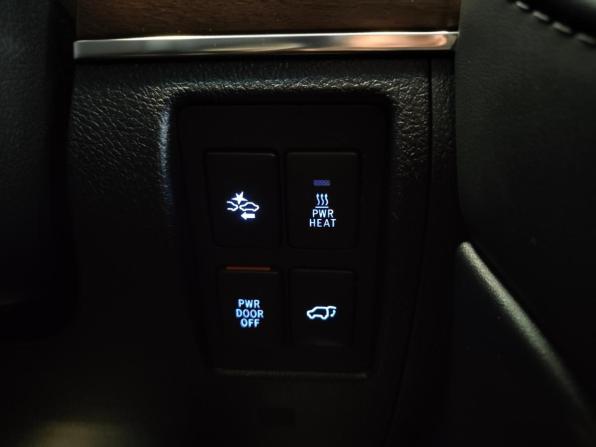 Toyota Land Cruiser 200 Series Рестайлинг 2 с пробегом 2020 года, цена 6 266 000 рублей, 236587 км, внедорожник, Автокод Объявления
