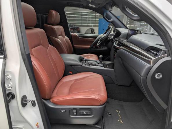 Lexus LX III Рестайлинг 2 с пробегом 2019 года, цена 10 997 000 рублей, 62366 км, внедорожник, Автокод Объявления
