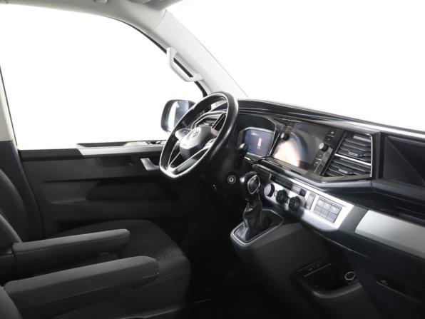 Volkswagen Multivan T6 Рестайлинг с пробегом 2020 года, цена 4 699 000 рублей, 123000 км, минивэн, Автокод Объявления