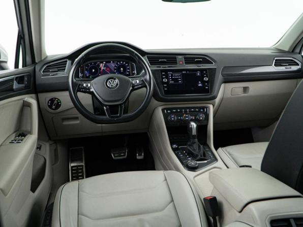 Volkswagen Tiguan II с пробегом 2019 года, цена 3 132 055 рублей, 135256 км, внедорожник, Автокод Объявления