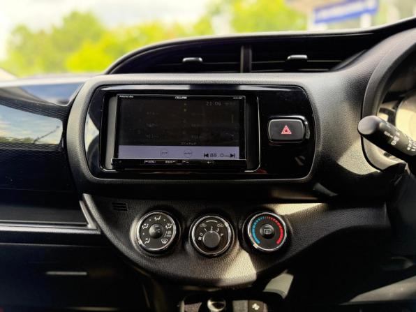 Toyota Vitz III (XP130) Рестайлинг 2 с пробегом 2019 года, цена 979 000 рублей, 108862 км, хэтчбек, Автокод Объявления