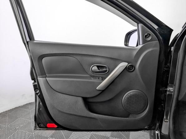 Renault Sandero II с пробегом 2015 года, цена 635 000 рублей, 190557 км, хэтчбек, Автокод Объявления