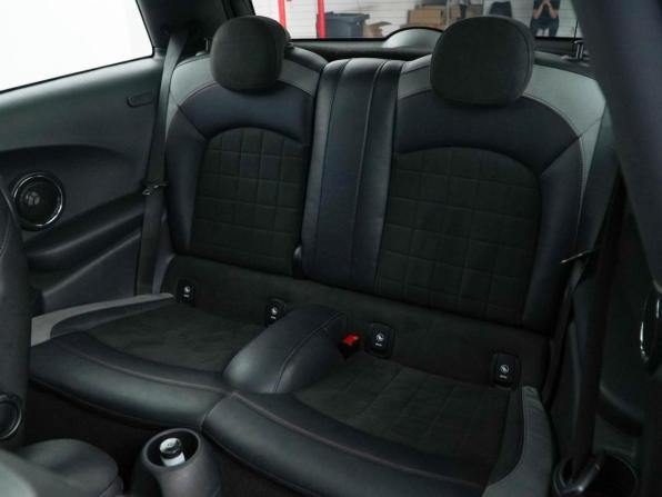 Mini Hatch III (F55/F56) Рестайлинг с пробегом 2019 года, цена 3 049 050 рублей, 119797 км, хэтчбек, Автокод Объявления