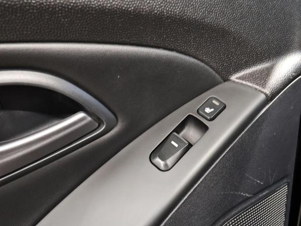 Hyundai ix35 I Рестайлинг с пробегом 2015 года, цена 1 255 000 рублей, 144070 км, внедорожник, Автокод Объявления