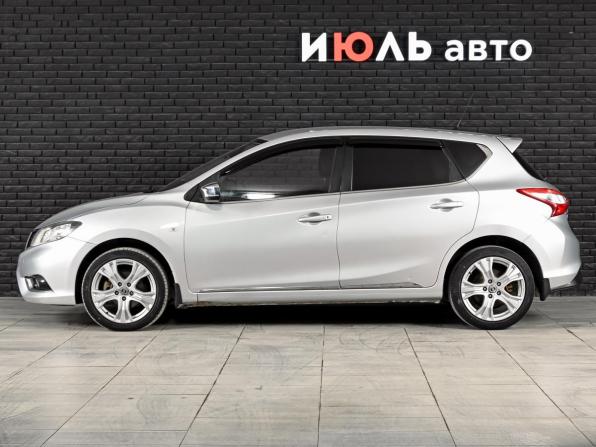 Nissan Tiida II с пробегом 2015 года, цена 1 100 000 рублей, 181593 км, хэтчбек, Автокод Объявления