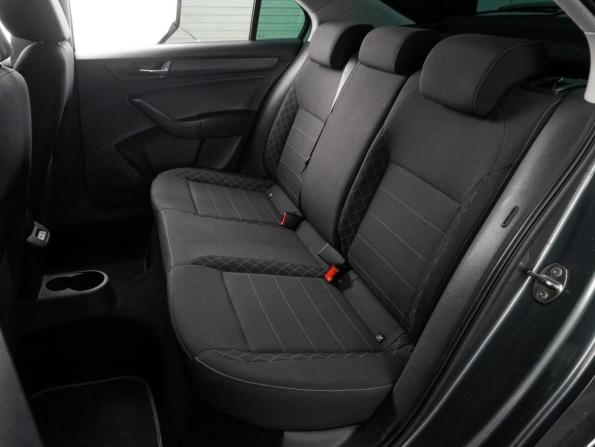 Skoda Rapid II с пробегом 2020 года, цена 1 379 000 рублей, 239215 км, лифтбек, Автокод Объявления