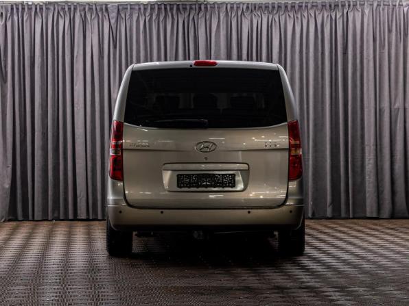 Hyundai H-1 II с пробегом 2010 года, цена 1 695 000 рублей, 185000 км, минивэн, Автокод Объявления