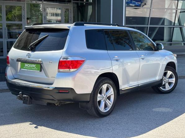 Toyota Highlander II (XU40) Рестайлинг с пробегом 2012 года, цена 1 749 000 рублей, 241000 км, внедорожник, Автокод Объявления