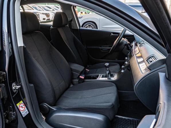 Volkswagen Passat B6 с пробегом 2010 года, цена 730 000 рублей, 302285 км, седан, Автокод Объявления