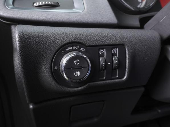 Opel Astra J Рестайлинг с пробегом 2012 года, цена 747 000 рублей, 243846 км, хэтчбек, Автокод Объявления