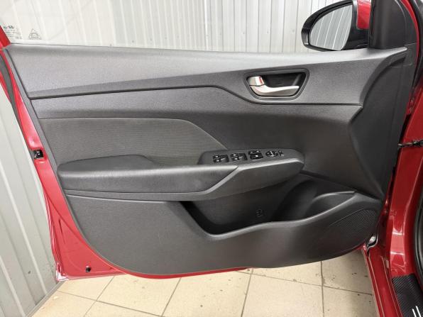 Hyundai Solaris II с пробегом 2017 года, цена 1 368 000 рублей, 109806 км, седан, Автокод Объявления